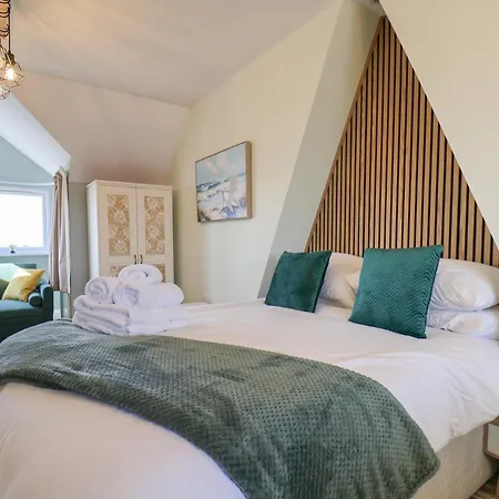 Kingfisher House * Saltburn-by-the-Sea