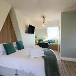 בית נופש Kingfisher House *
